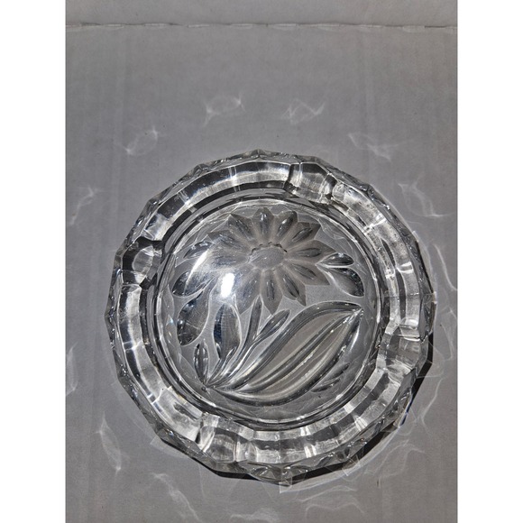 Crystal‎ Ashtray Round Floral Cut Glass Decorative Trinket Dish 4.25" - Picture 1 of 3